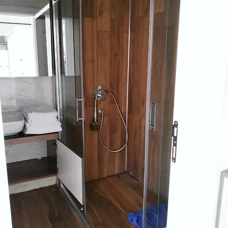 Koepruebasi Aile Apart Lejlighedshotel